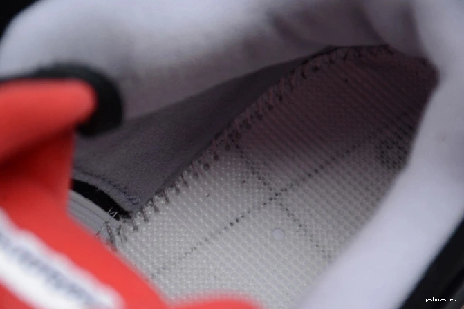 Retro 4 Bred Jordan 408452-060 0317